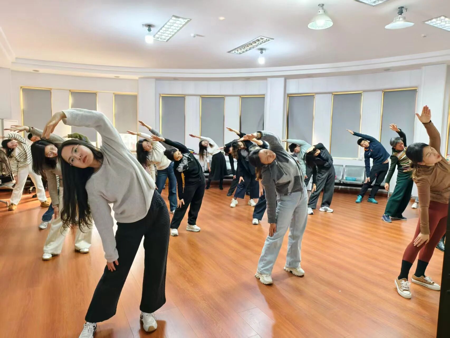 奉贤区财政局工会举办“唤醒活力 凝聚财力”工间操活动