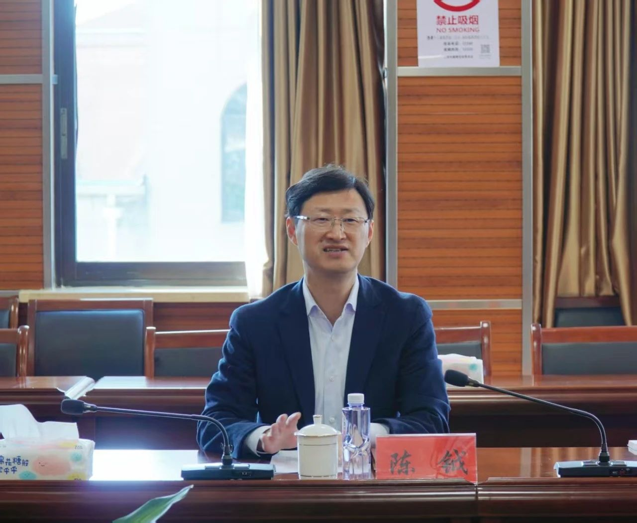 区人大常委会副主任陈钺赴区财政局调研座谈