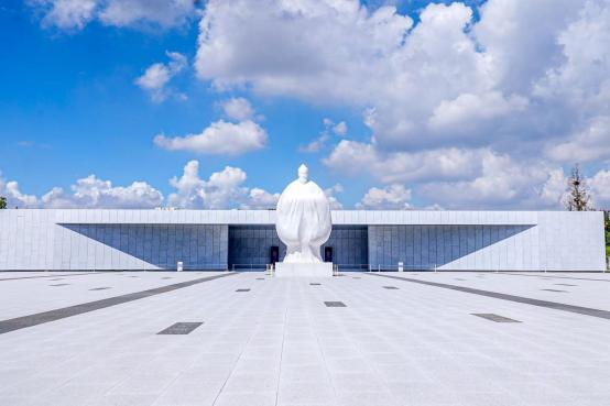 So Close, So Beautiful: For Weekend, Just Head to Jinhai