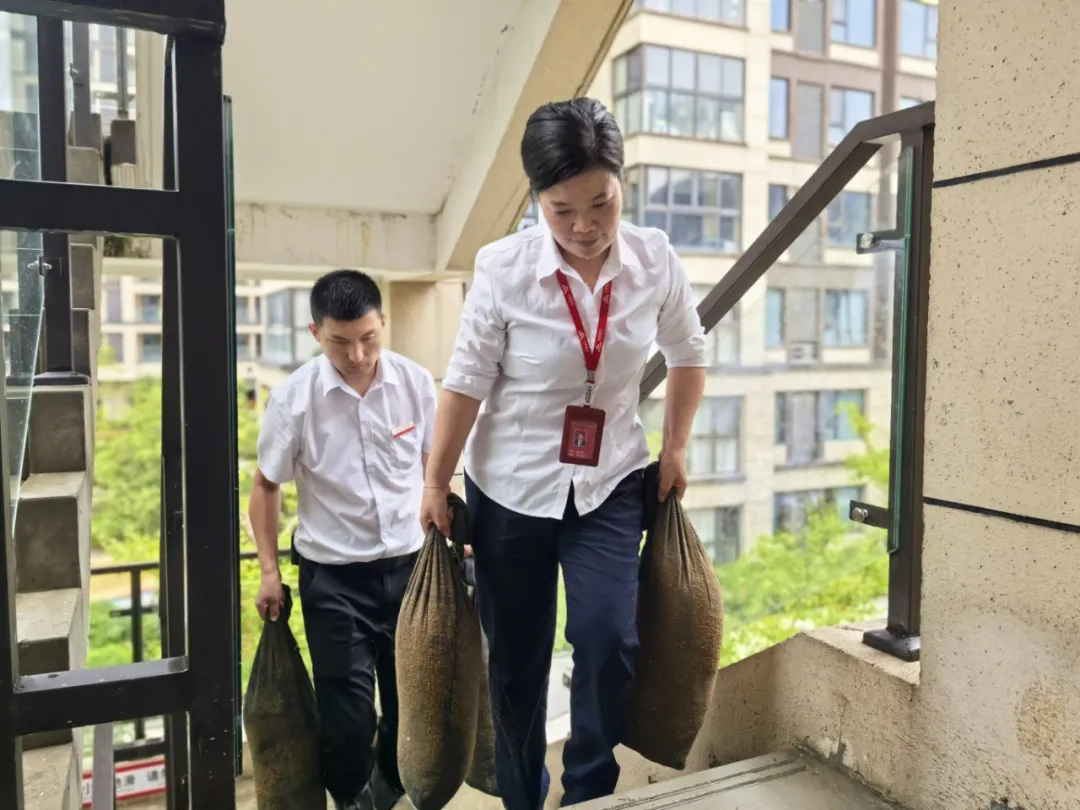 建党105周年丨红色物业闪耀小区！党员守护万家烟火