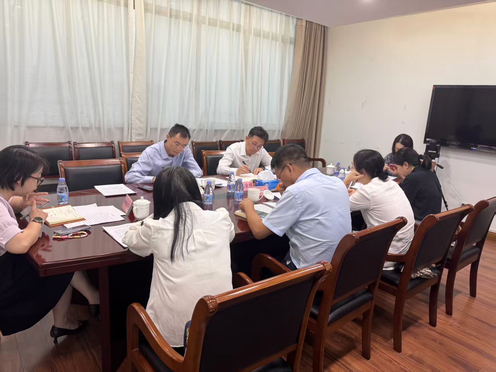 区发改委召开我区化妆品产业发展研讨会