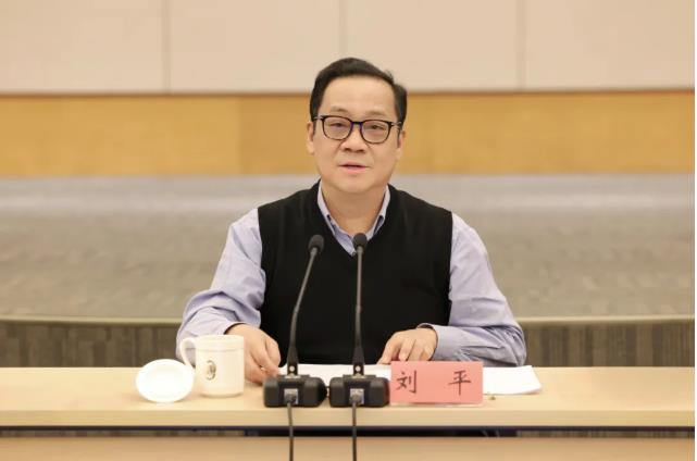 奉贤区委季度工作会议举行