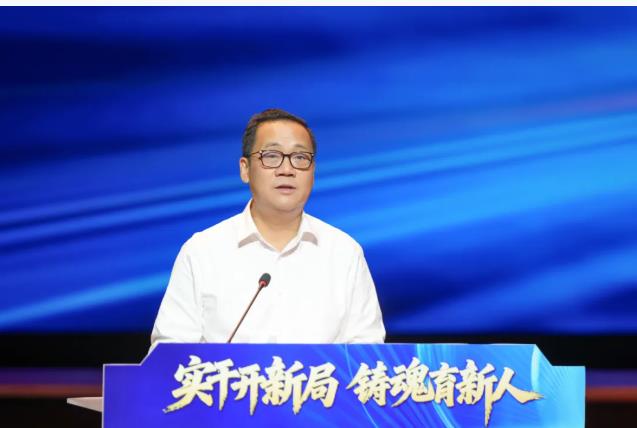 为全力打造南上海重要增长极筑牢人才之基！奉贤区教育系统举行庆祝第42个教师节大会