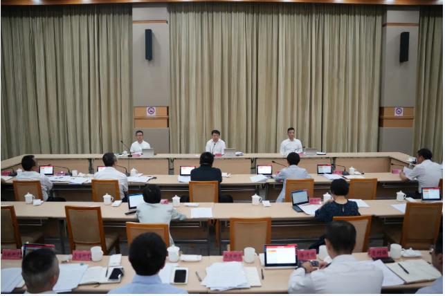 区政府召开常务会议，研究部署相关工作