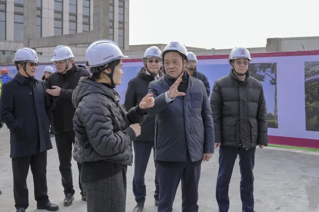 区四套班子领导调研重大工程建设推进情况