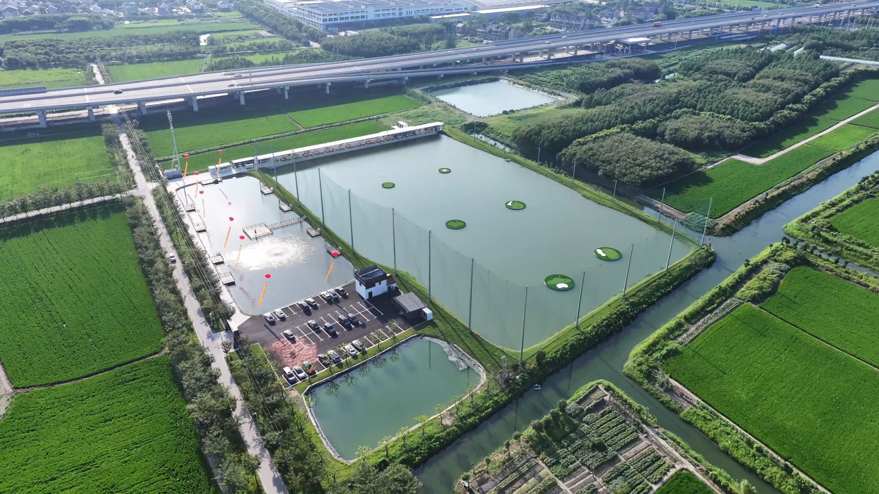 以前养鱼，现在打球？在金汇飞云岛，解锁魔都初春最“浪”的挥杆方式