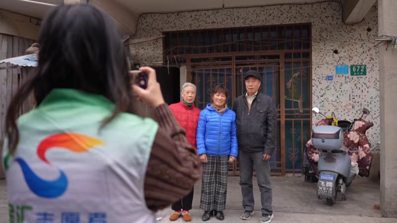 “一生的留恋就在这里” 定格与老宅的最后一张合影