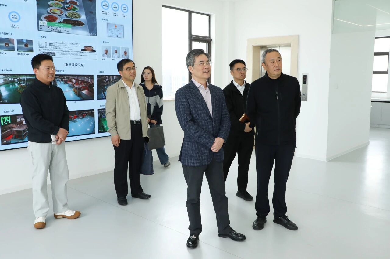 区政协主席陈勇章赴金汇镇调研