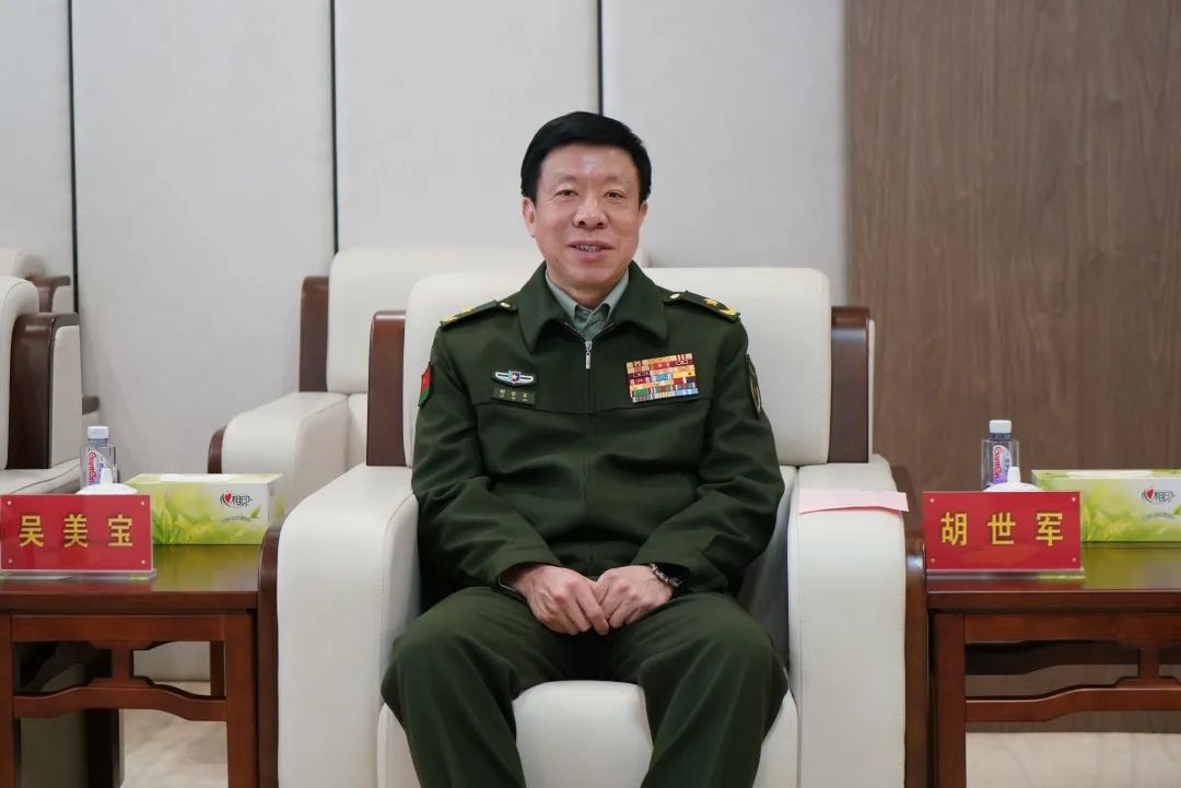 区领导拜访上海警备区_领导动态