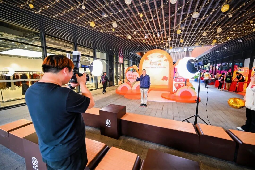 重 young 正当时！奉贤区第三届银发生活“+”年华集市开市啦！