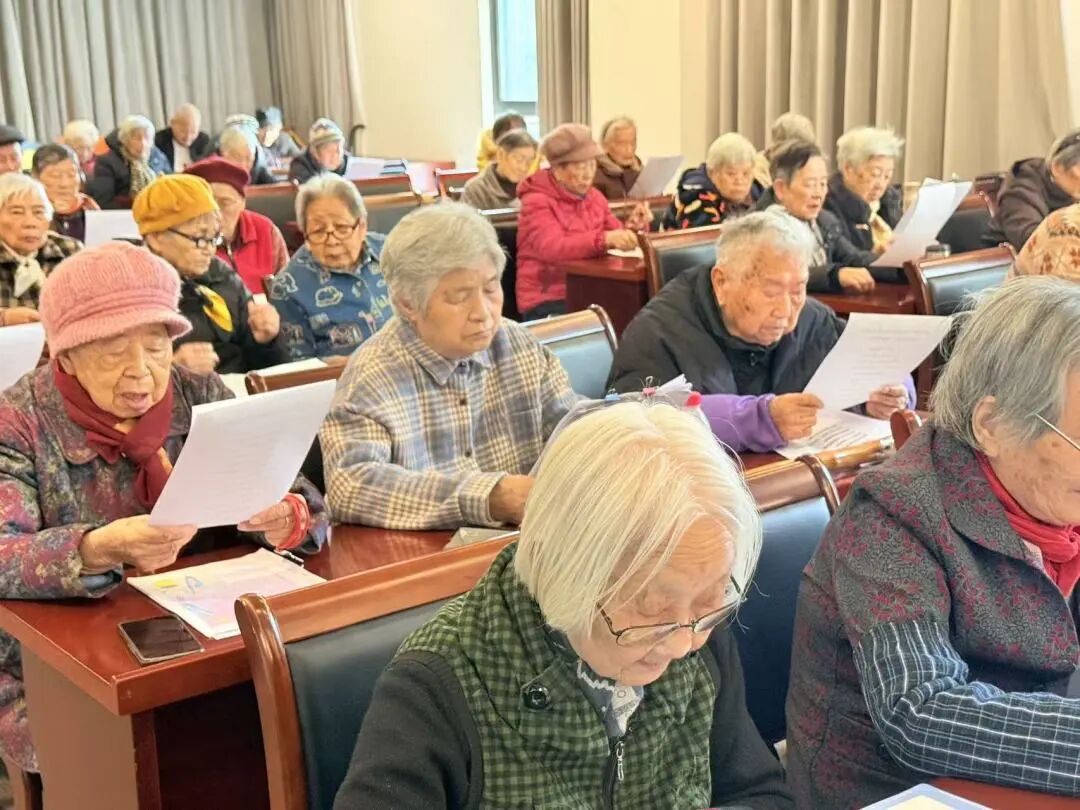 以艺暖桑榆，以情伴朝夕丨奉贤区“1+1养乐多”项目温情赋能养老新生活