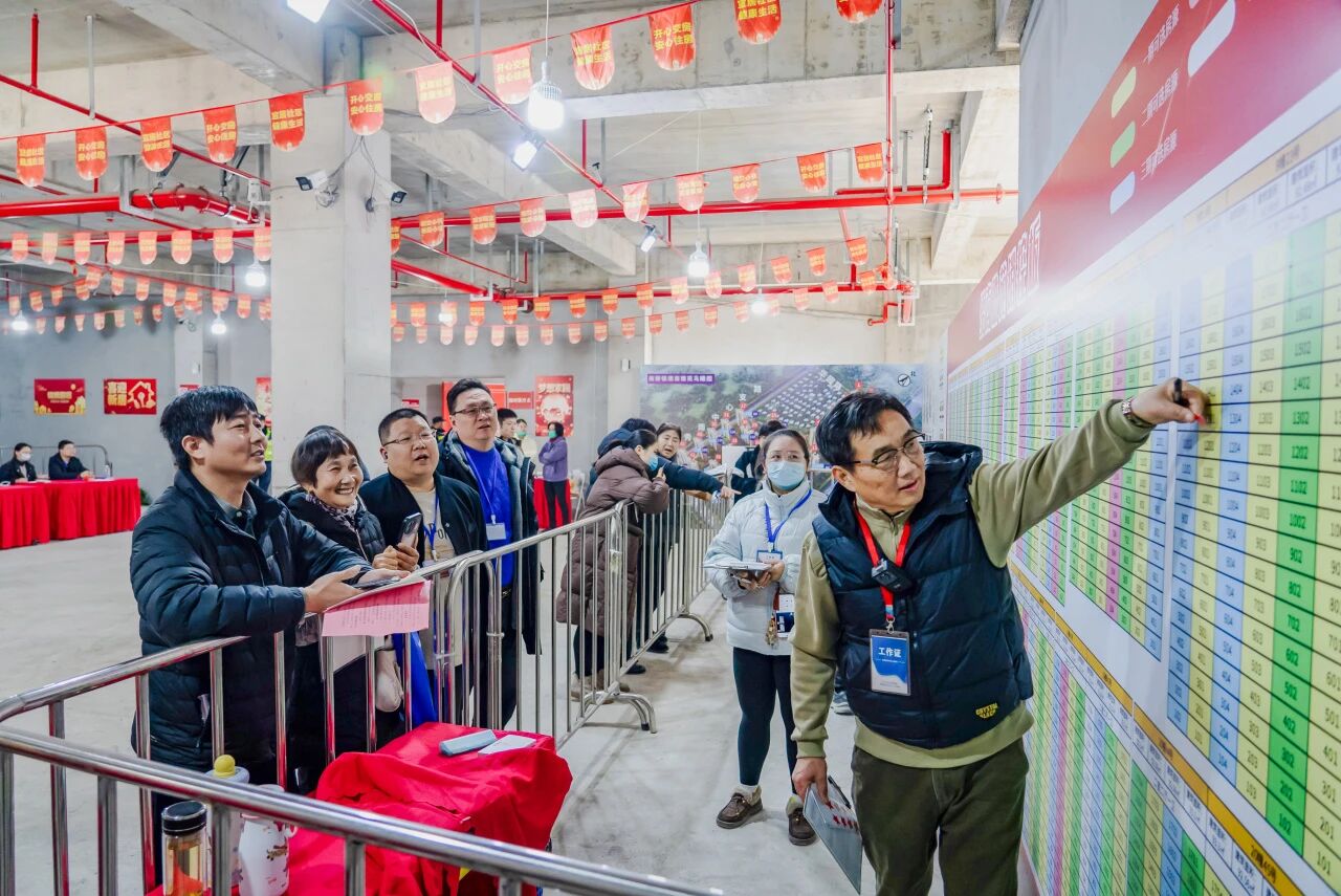 拿钥匙啦！956户村民喜迎新居！