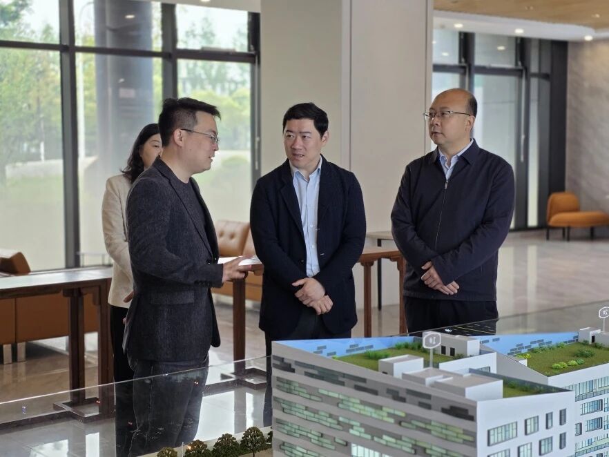 聚焦产学研医融合发展，打造院地合作新标杆——新华医院赴南桥镇考察