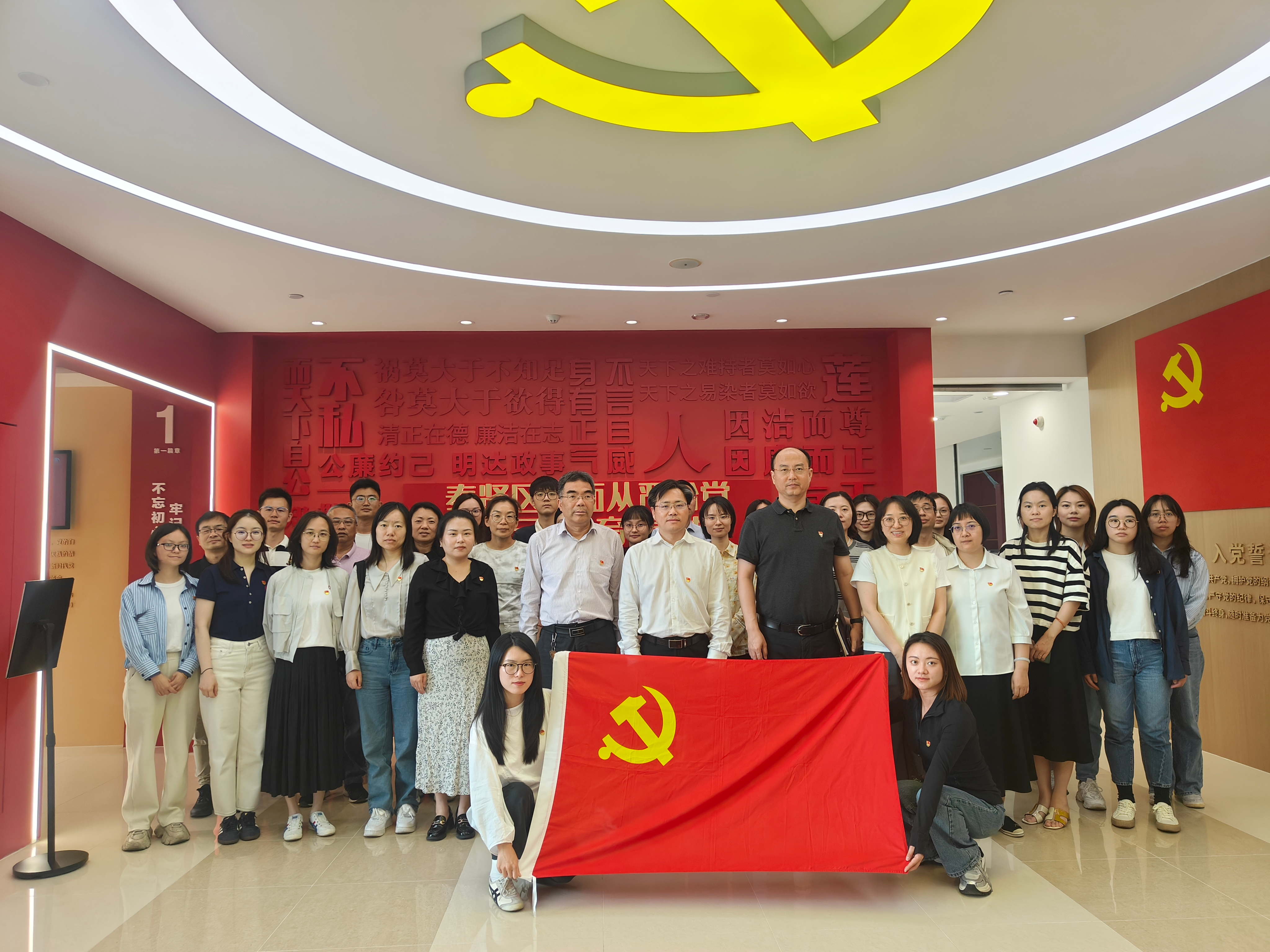 区审计局赴区全面从严治党警示教育基地开展“以案为鉴 警钟长鸣”现场教学活动
