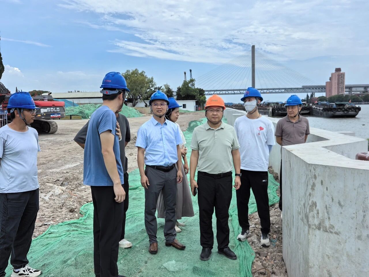 市堤防中心赴奉贤调研黄浦江堤防防汛安全及工程推进工作