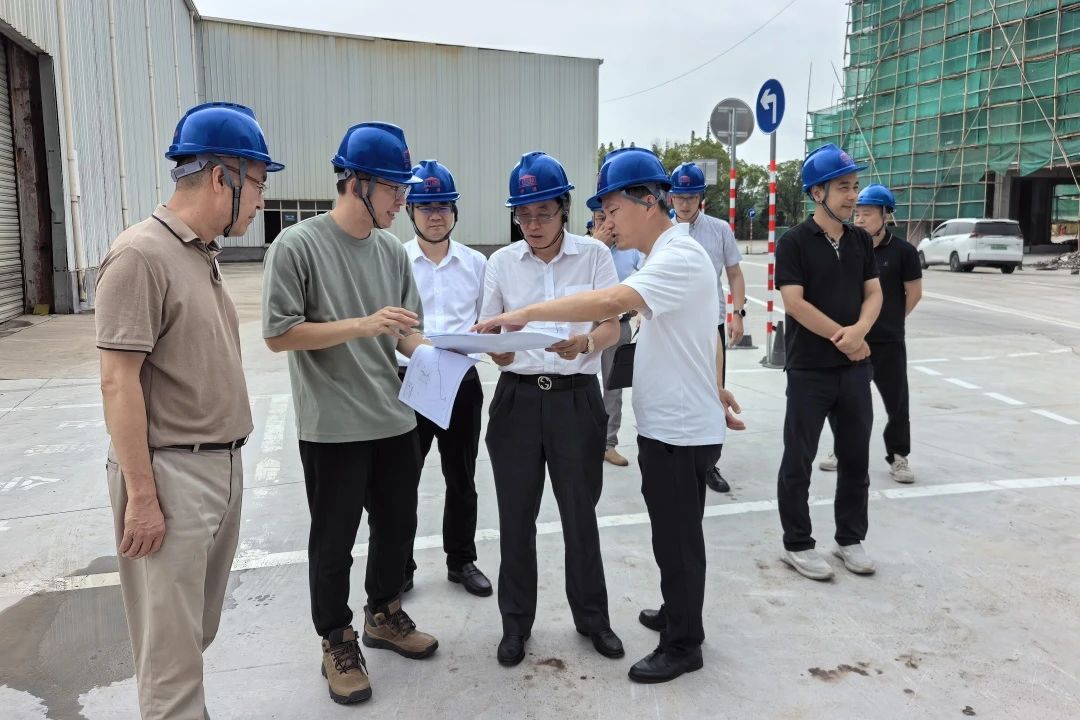 市局防御处来奉调研奉贤区黄浦江防汛墙经营性岸段防洪能力提升工程推进情况