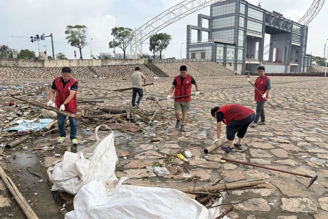 全国生态日｜净岸护碧水 志愿守闸美