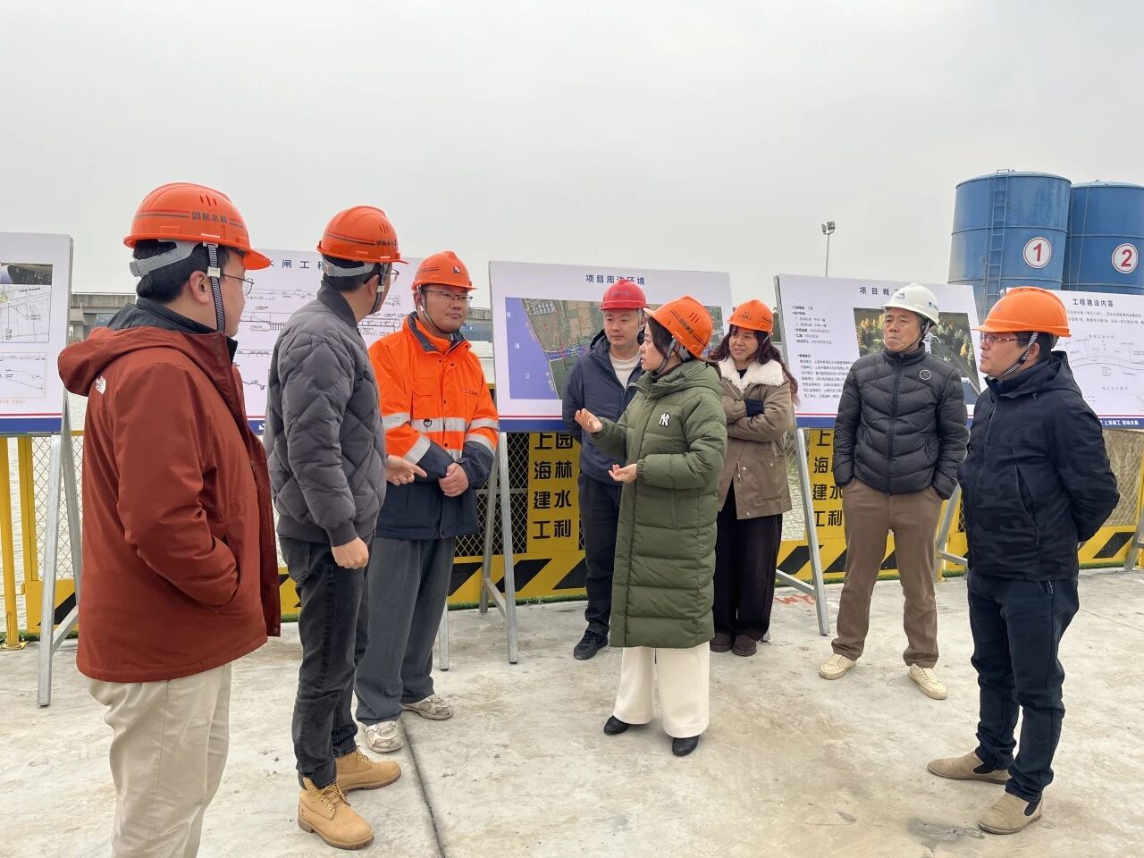 局领导赴水闸在建工程调研
