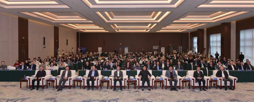 奉贤区首届医企融合创新策源大会召开，共绘“医-研-企”协同创新新蓝图