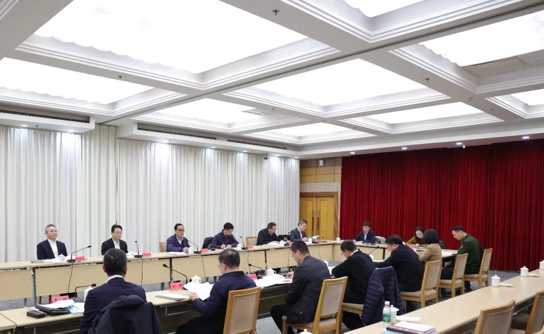 区委常委会召开2025年度民主生活会