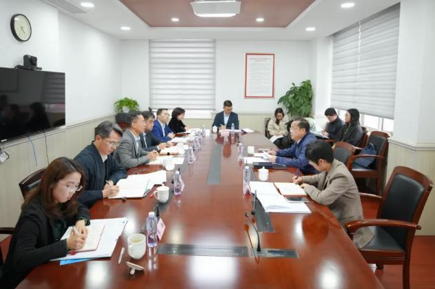 区领导调研区人社局 