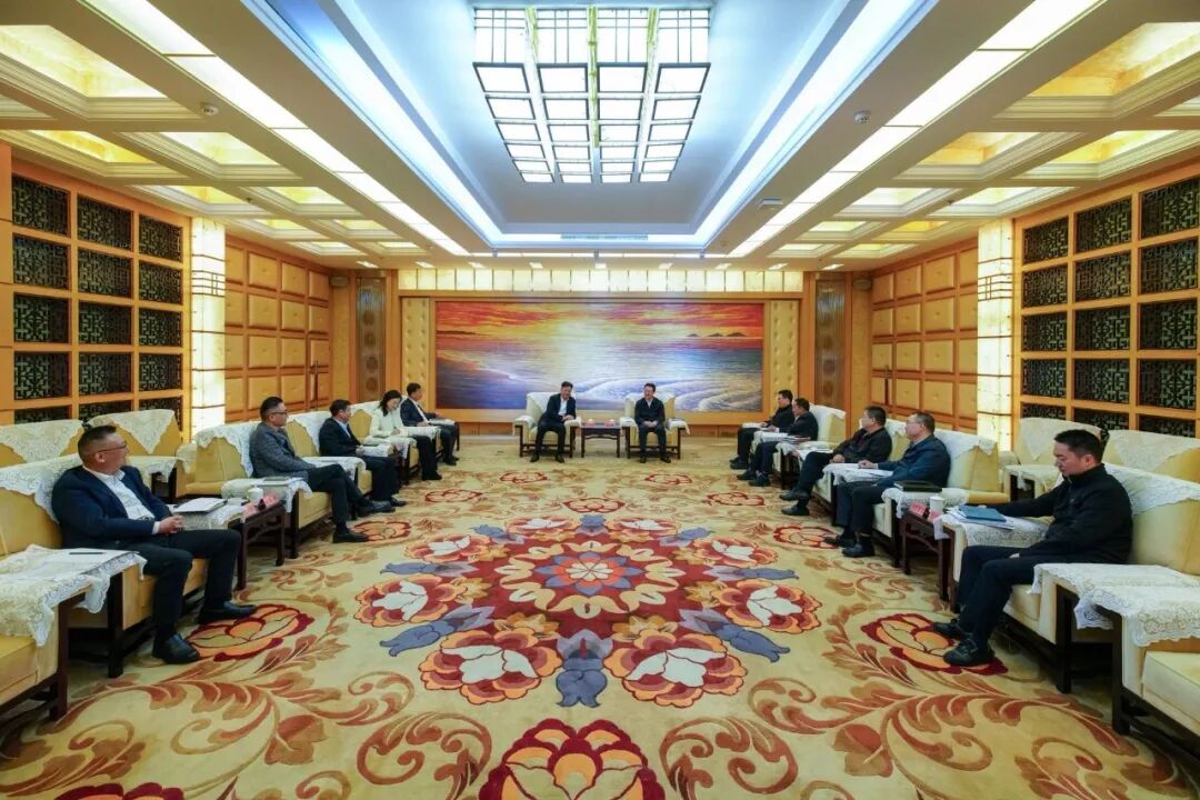 区领导接待上海建工集团一行