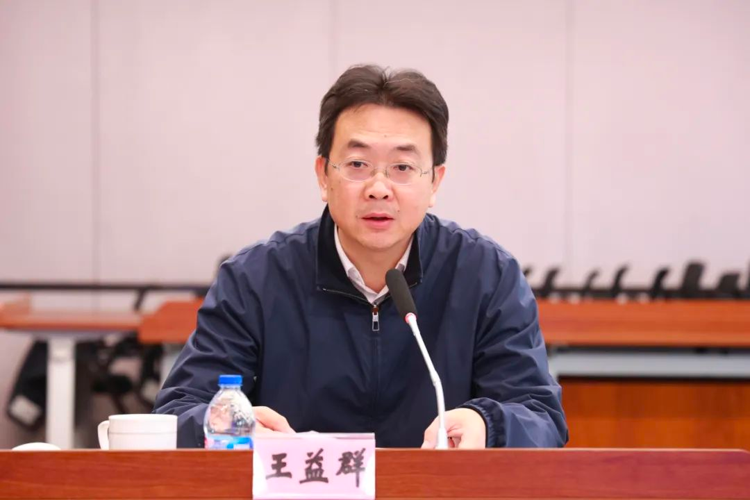奉贤区召开推动“工业上楼”打造“智造空间”现场推进会