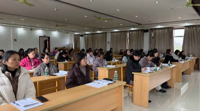 柘林镇召开规上工业企业年报、定报培训会