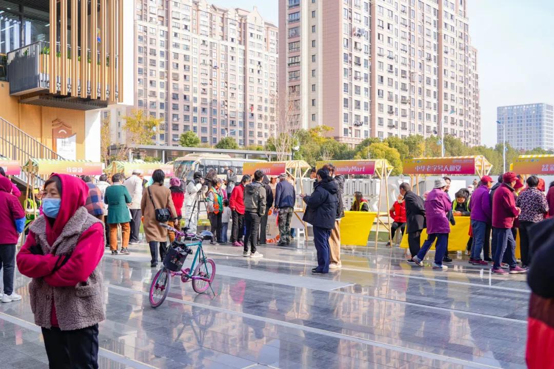 党建引航网格聚力，柘邻坊“月亮市集”年度收官：烟火里藏着治理的暖与智