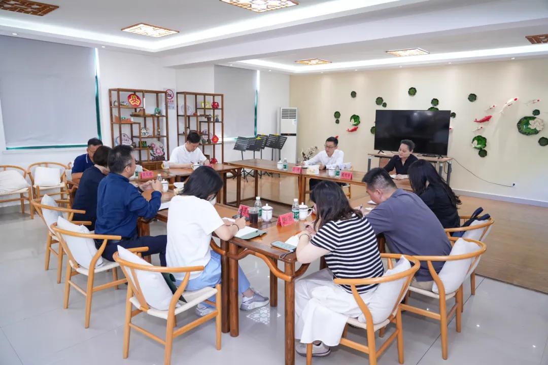 区委常委、宣传部部长吕将走访调研柘林镇